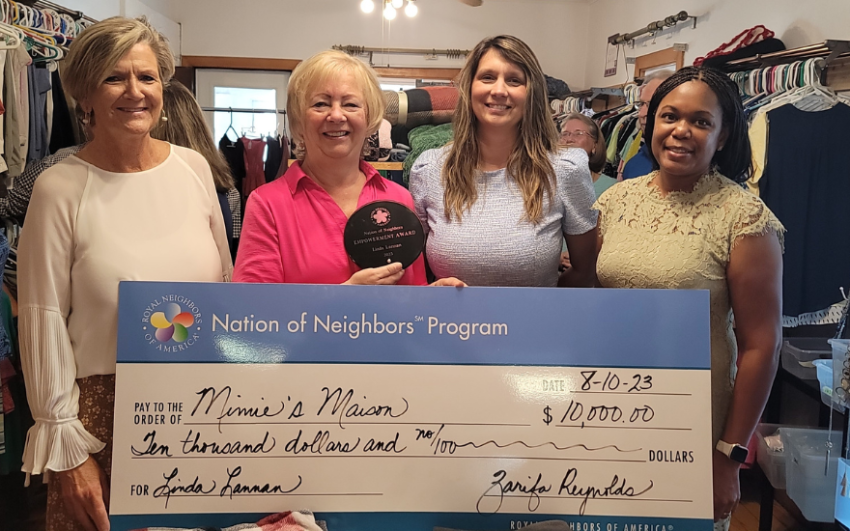 Nation of Neighbors recipient Linda Lannan with Royal Neighbors staff members